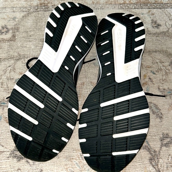 Brooks Running Shoes Blackk &White Women’s Size 11 European size 43 - Picture 6 of 6